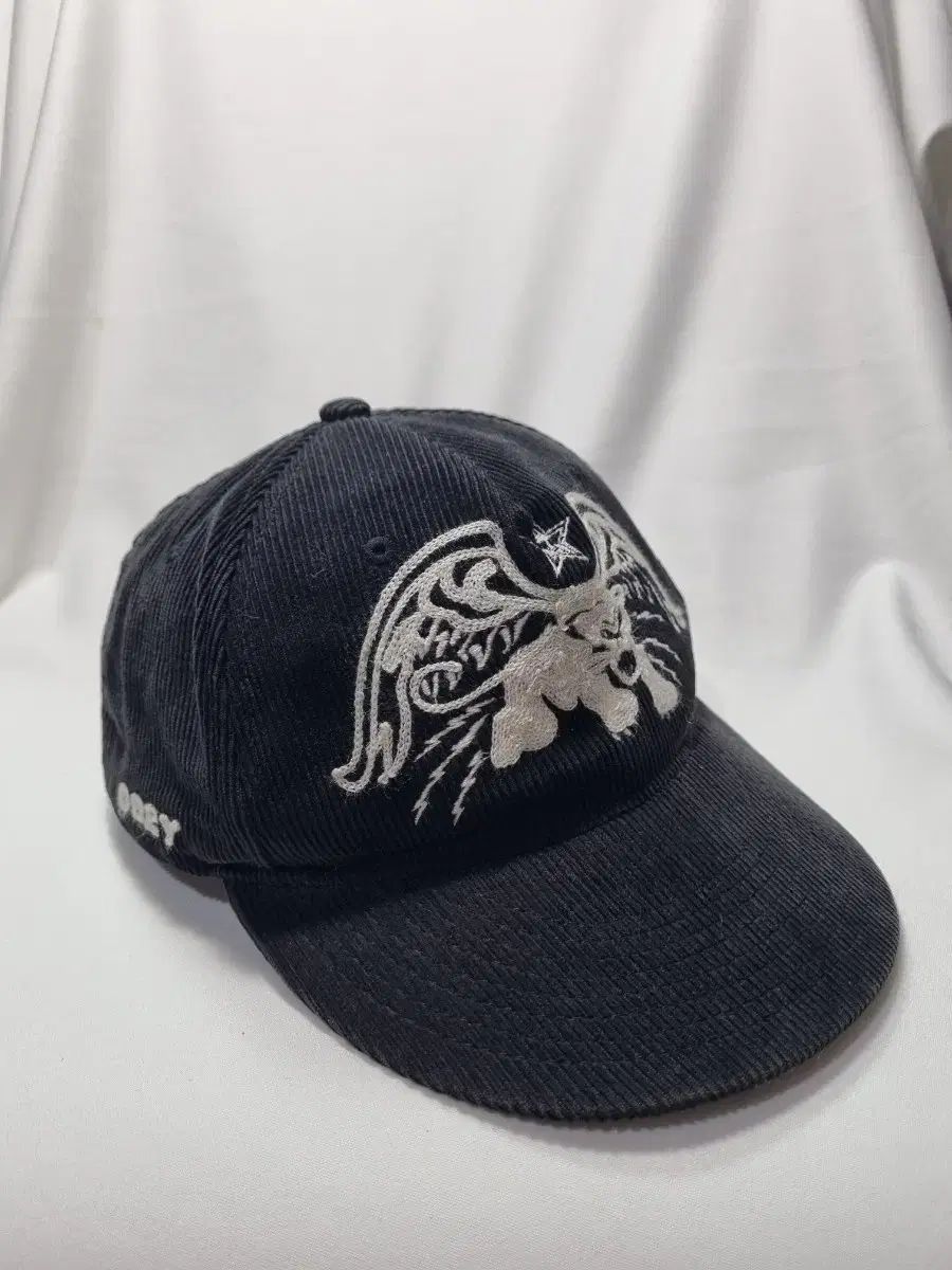 OBEY オベイ X MC5 ヴィンテージ ブラック コーデュロイ ボールキャップ