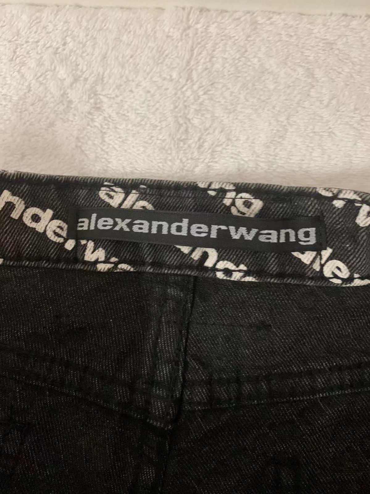 新品 Alexander Wang ロゴデニムショートパンツ　ロゴ 総柄 デニムショーツ デニムパンツ 黒