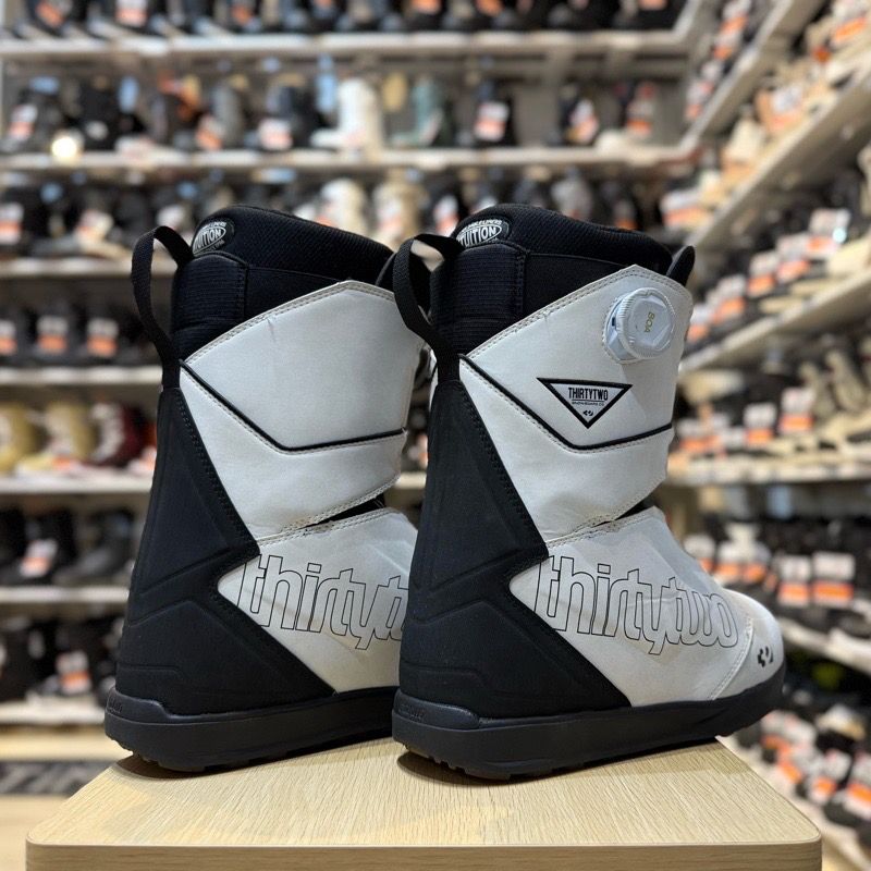 サーティーツーブーツ サーティーツー スノーボードブーツ 男性用