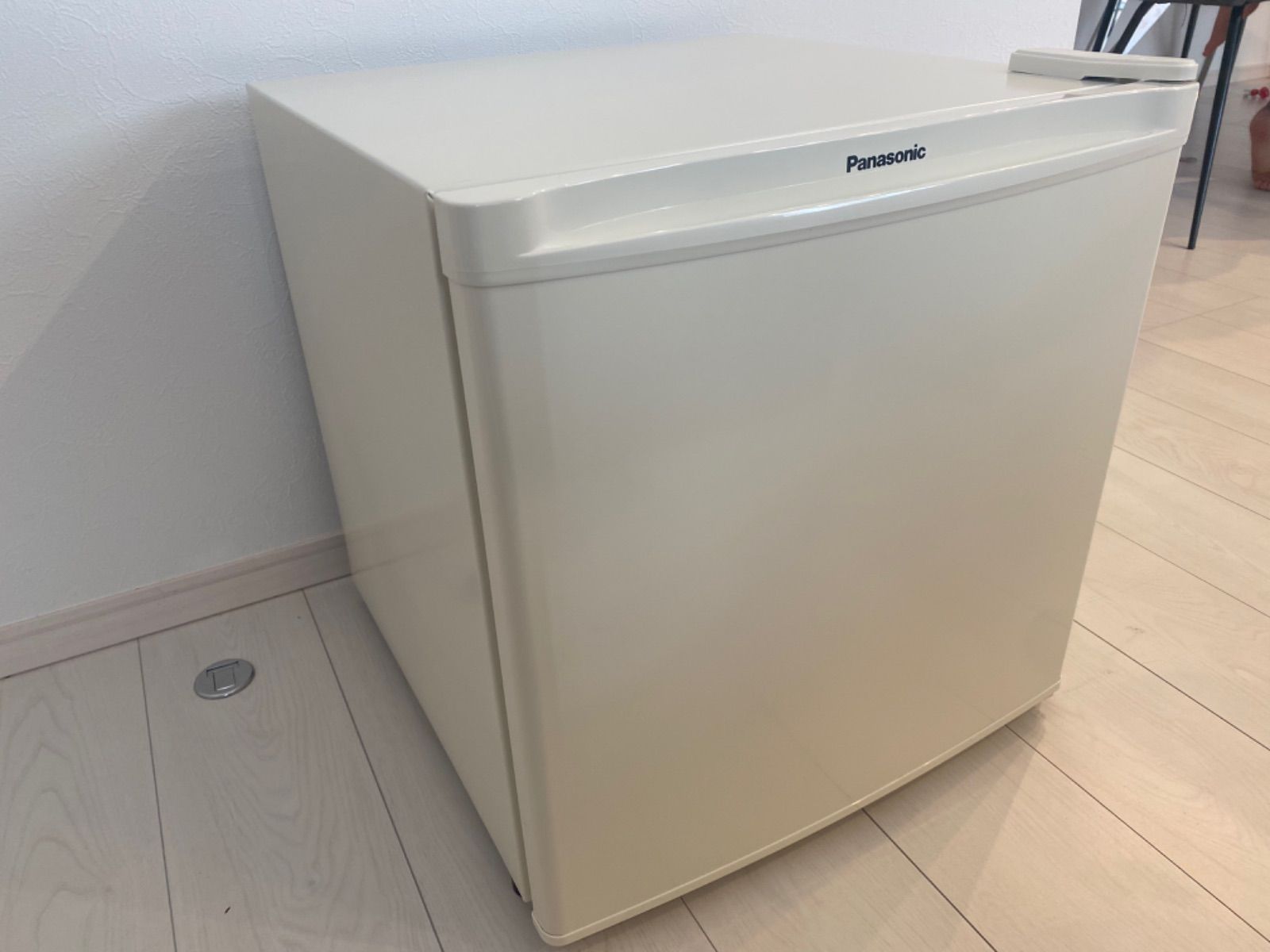 Panasonic 1ドア小型冷蔵庫 NR-A50D-W オフホワイト(美品) パナソニック NR-A80D-W 【右開き】75L 1ドア冷蔵庫 オフ