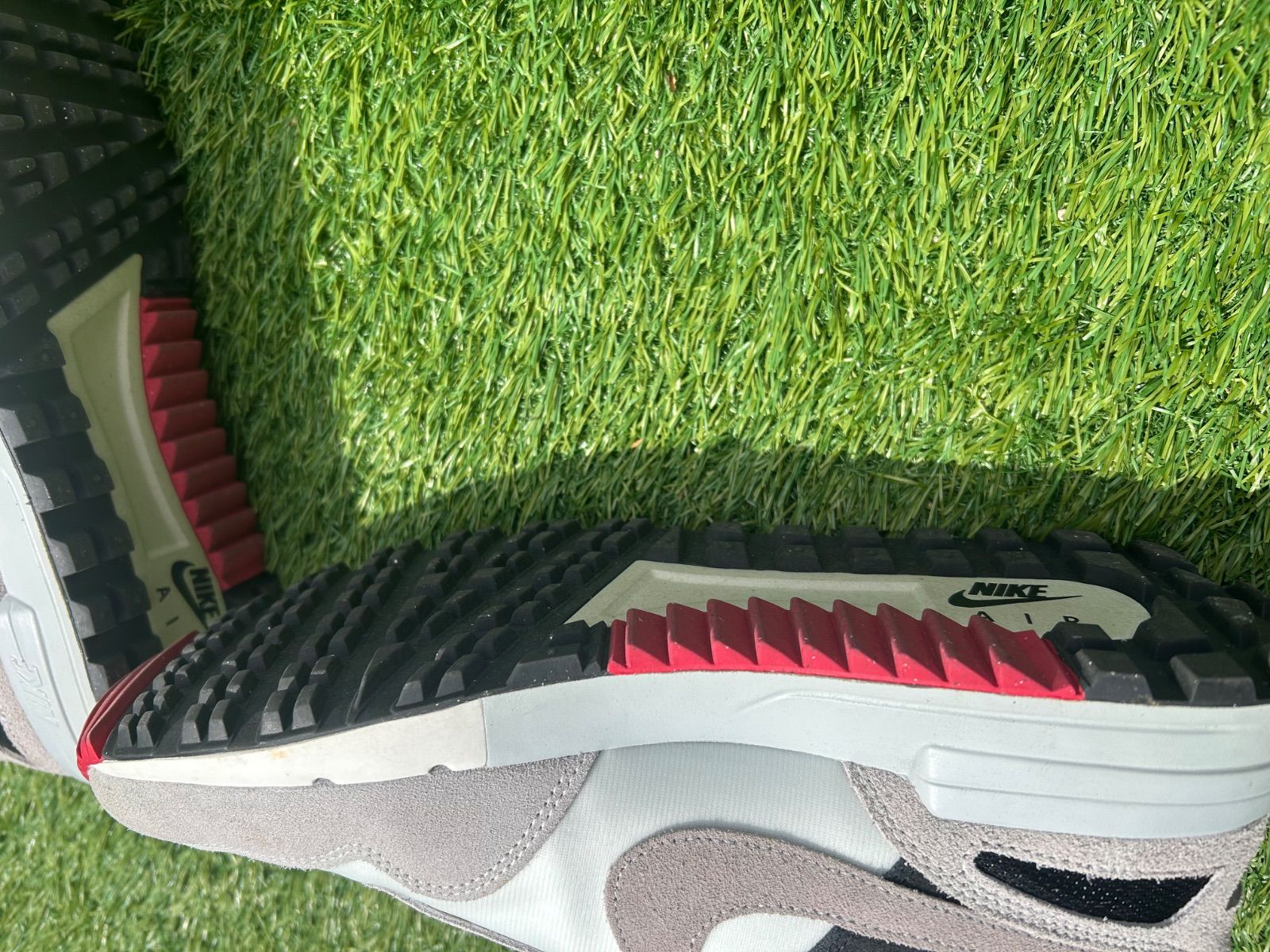 NIKE