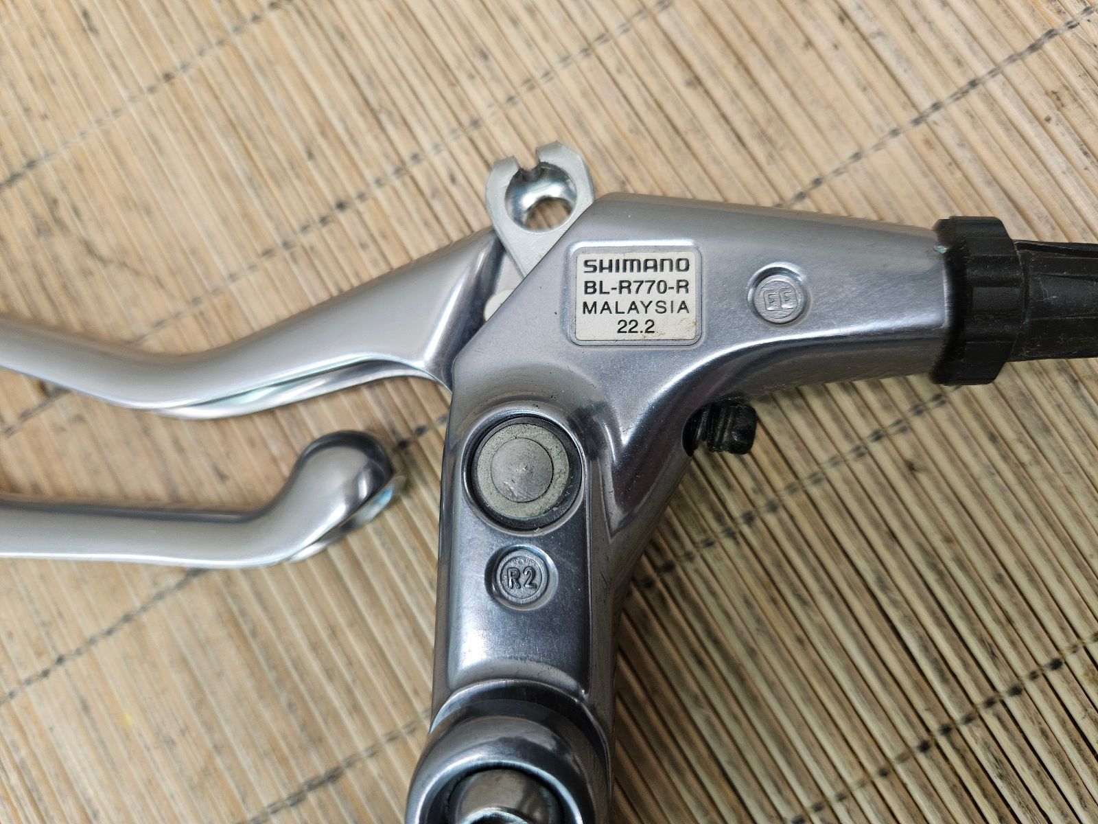 SHIMANO BL-R770 22.2mm シマノ ブレーキレバー 左右セット クロス 同梱発送承中!! T-921 - メルカリ