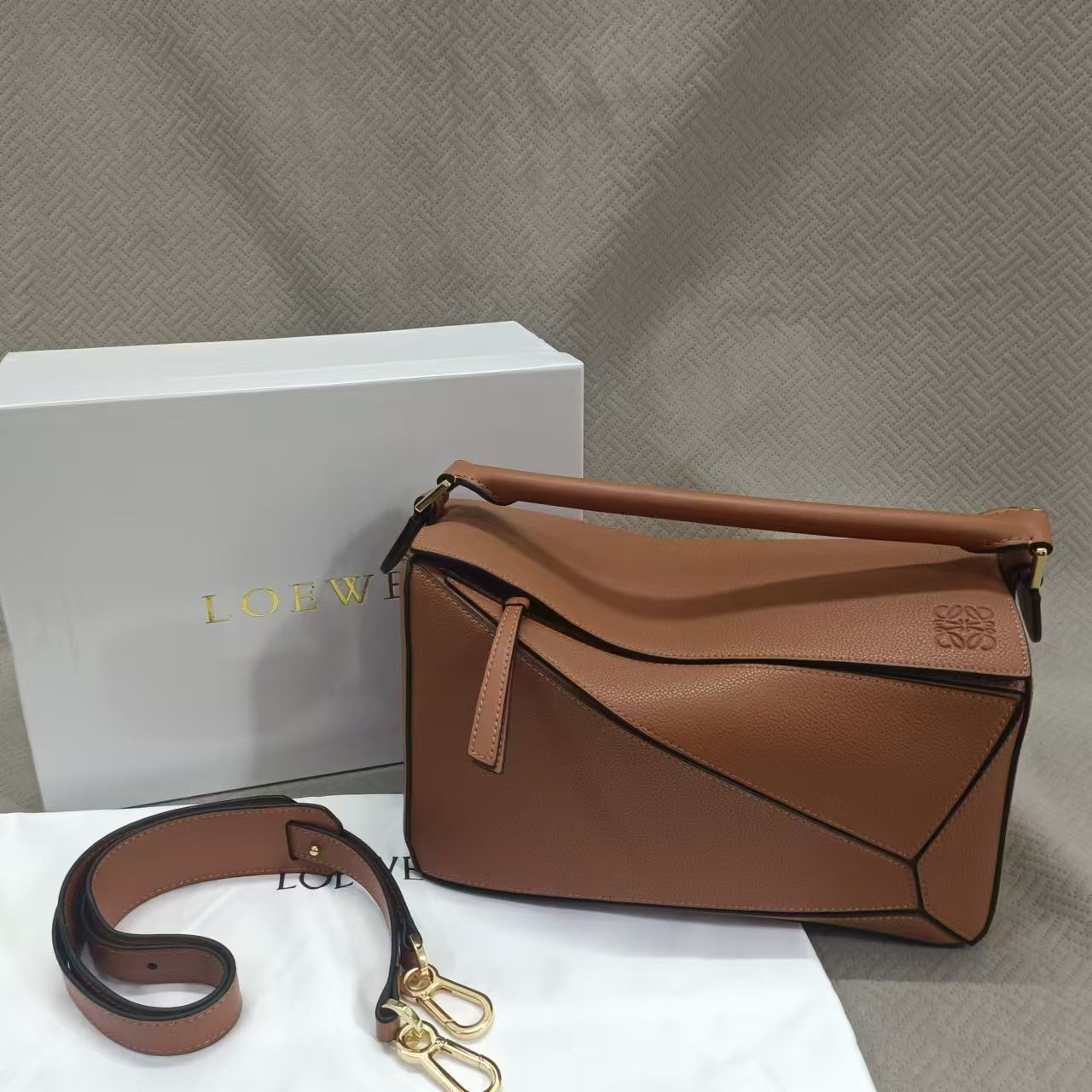 LOEWE ロエベ パズル バムバッグ ラージ - メルカリ 