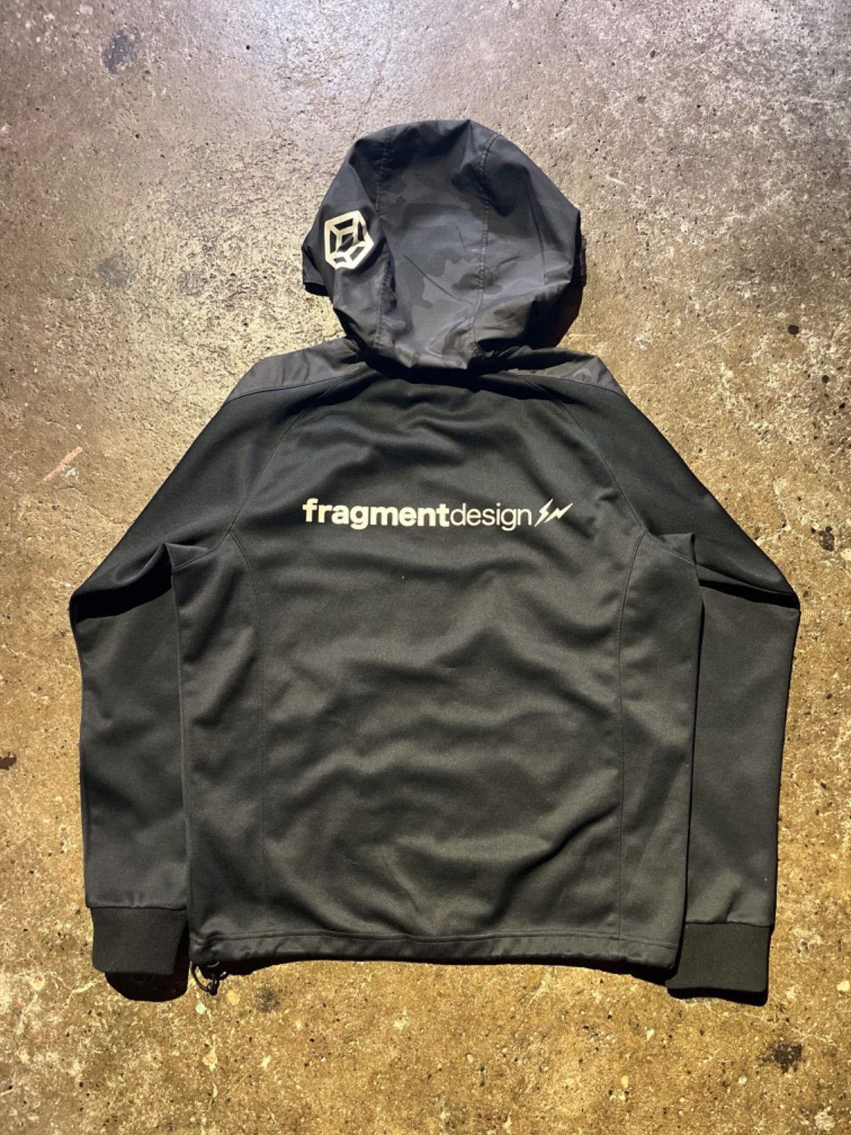 × フラグメント