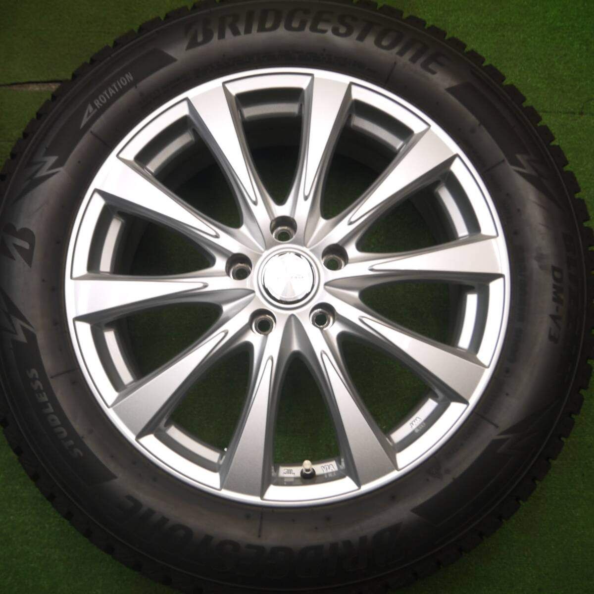 バリ溝 ブリヂストン BLIZZAK DM-V3  225/55R18 2本 BLIZZAK DM-V3 225⁄55R18 98Q｜ブリヂストン タイヤオンラインストア