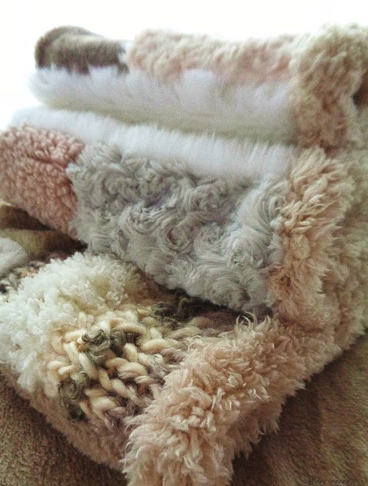 絵画なパッチワーク♥手編み+♥エクリュ♥ふわふわエコファー♥ボリュームスヌード 絵画なパッチワーク♥手編み+♥エクリュ♥ふわふわエコファー