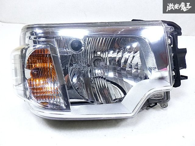 三菱　ミニキャブ　日産　クリッパー　ヘッドライト　左右セット　W0688 三菱ミニキャブ 日産クリッパー 純正ヘッドライト 左 W0688