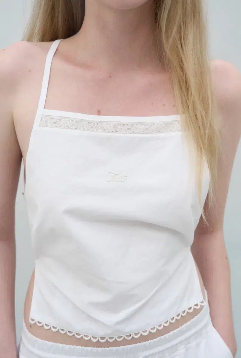 詩人 Buddy halter top アイボリー