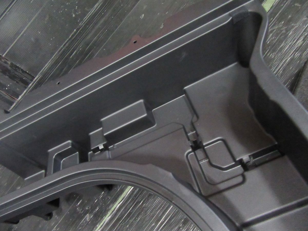 ラゲッジボックス