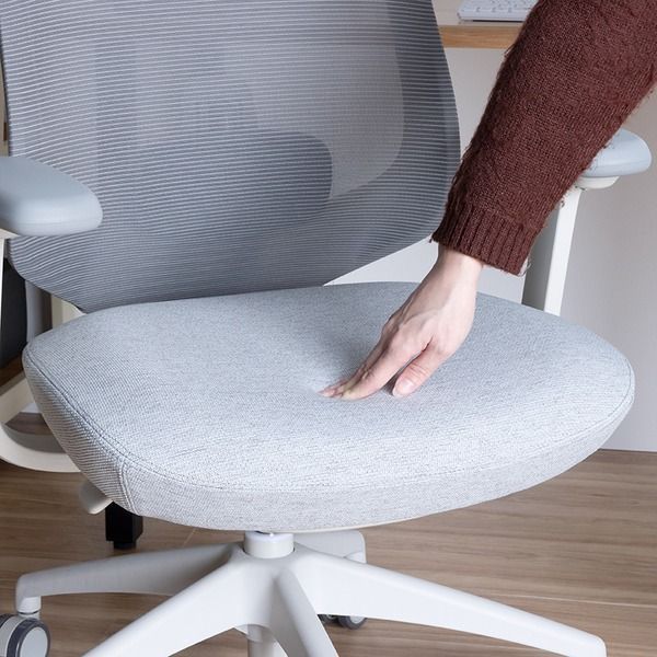 高機能オフィスチェア Type-LB フレーム：ブラック/張地：ブラック 組立品〔代引不可〕(代引不可)