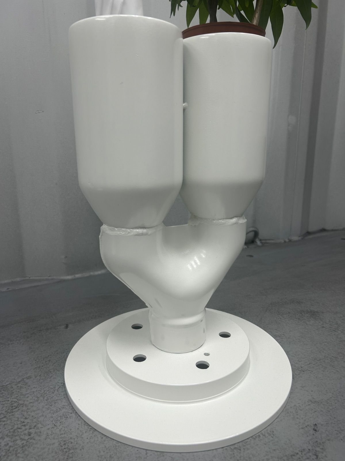 Muffler umbrella stand white