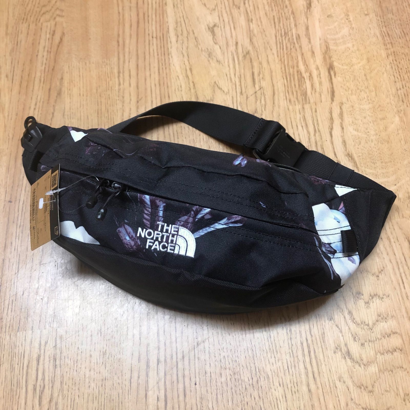 未使用 THE NORTH FACE ノースフェイス ボディバッグ 4L 斜めがけ 軽量 