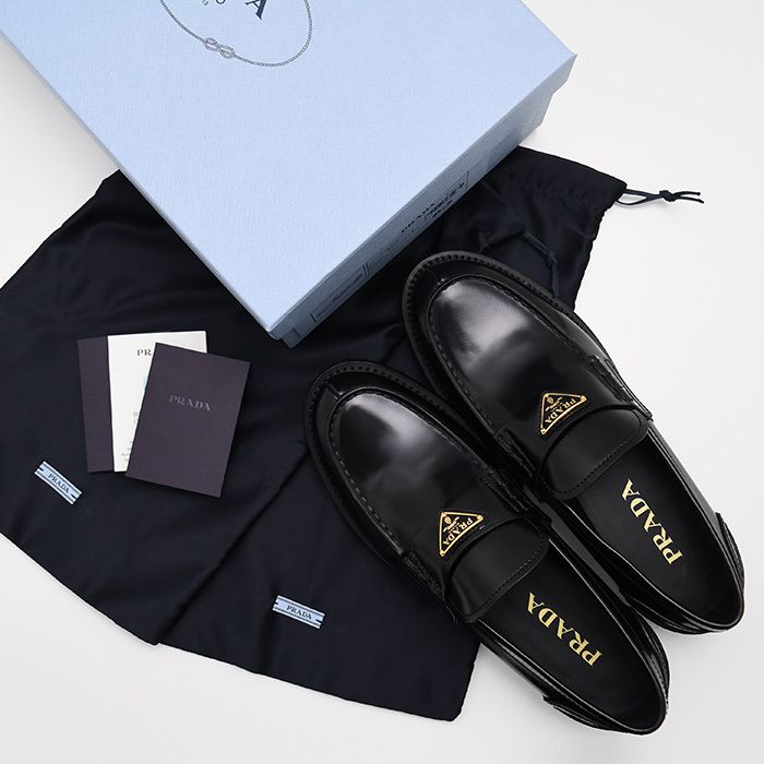 PRADA プラダ ブラッシュド レザー ローファー - メルカリ