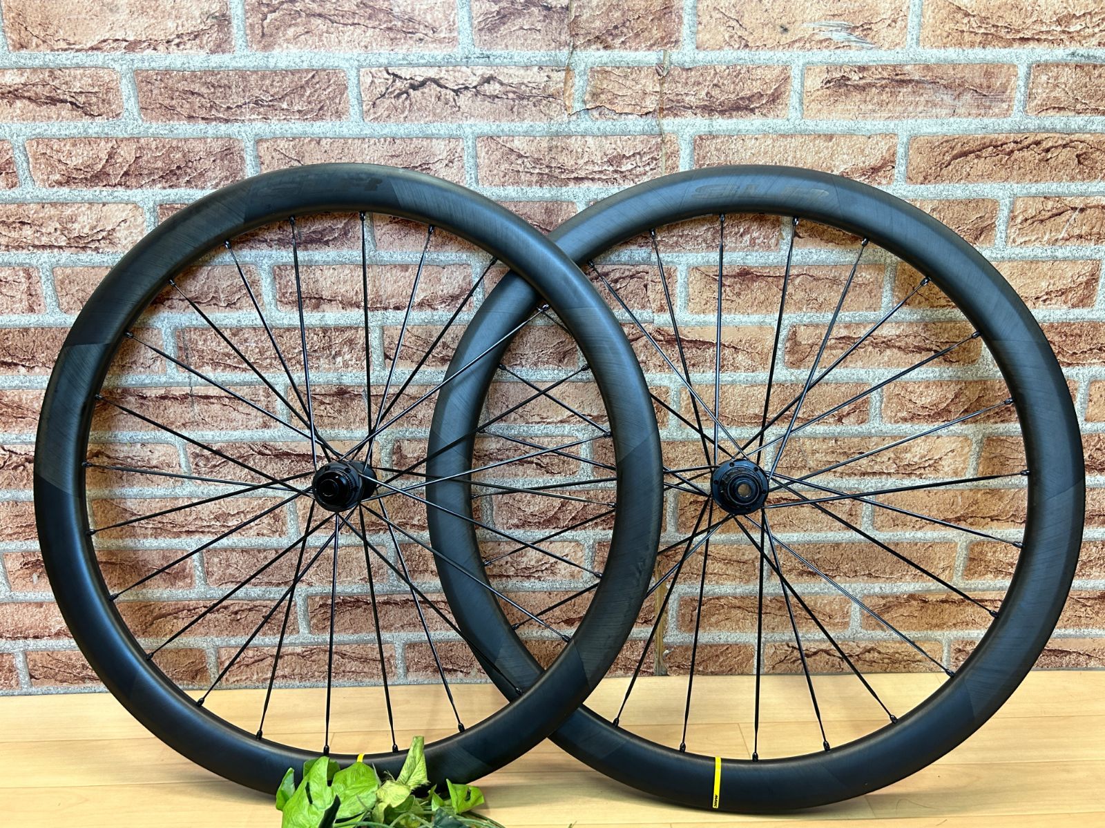 イチ推し!! 極上品!! MAVIC COSMIC SLR 45 DISC 2023 622×19TC