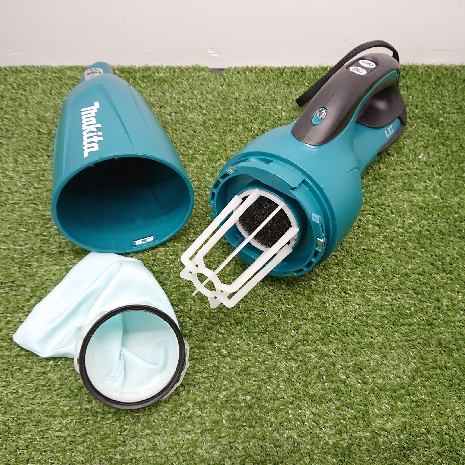 充電式クリーナ 青