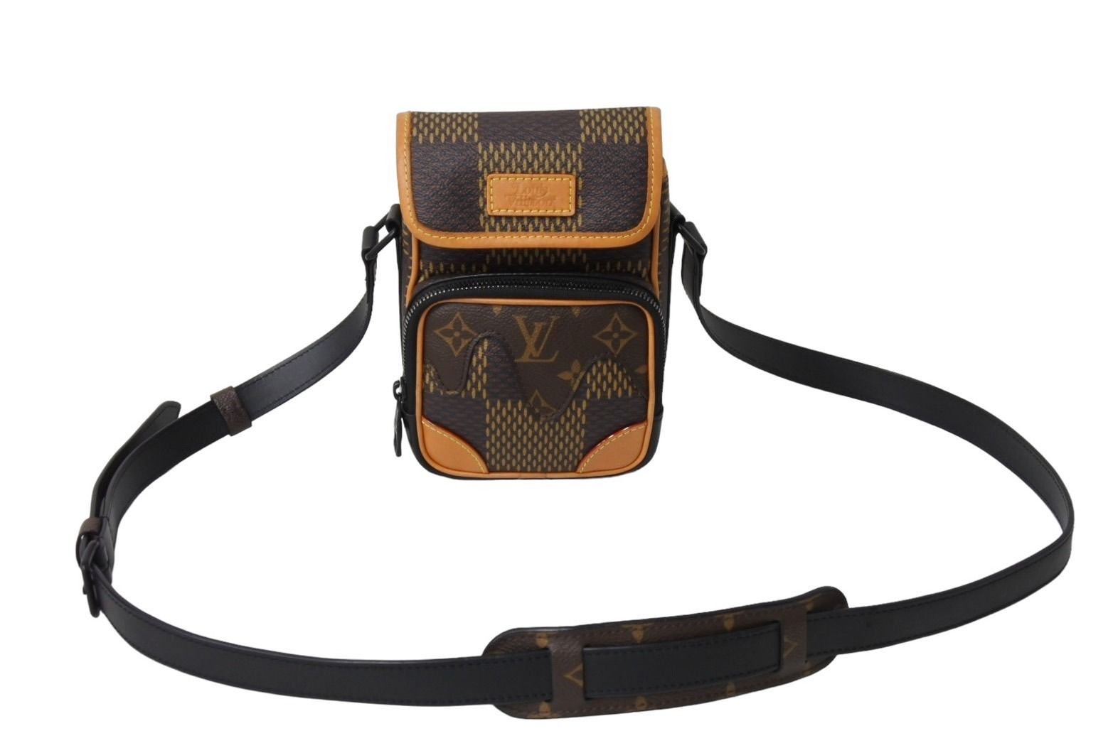 LOUIS VUITTON ルイヴィトン アマゾン メッセンジャー