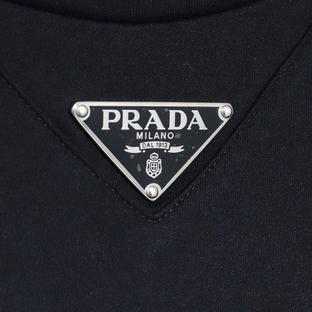 PRADA 三角プレート Tシャツ Lサイズ - メルカリ