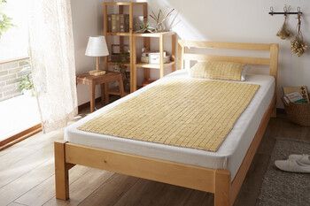 竹から出来た敷パッド 約140×150cm