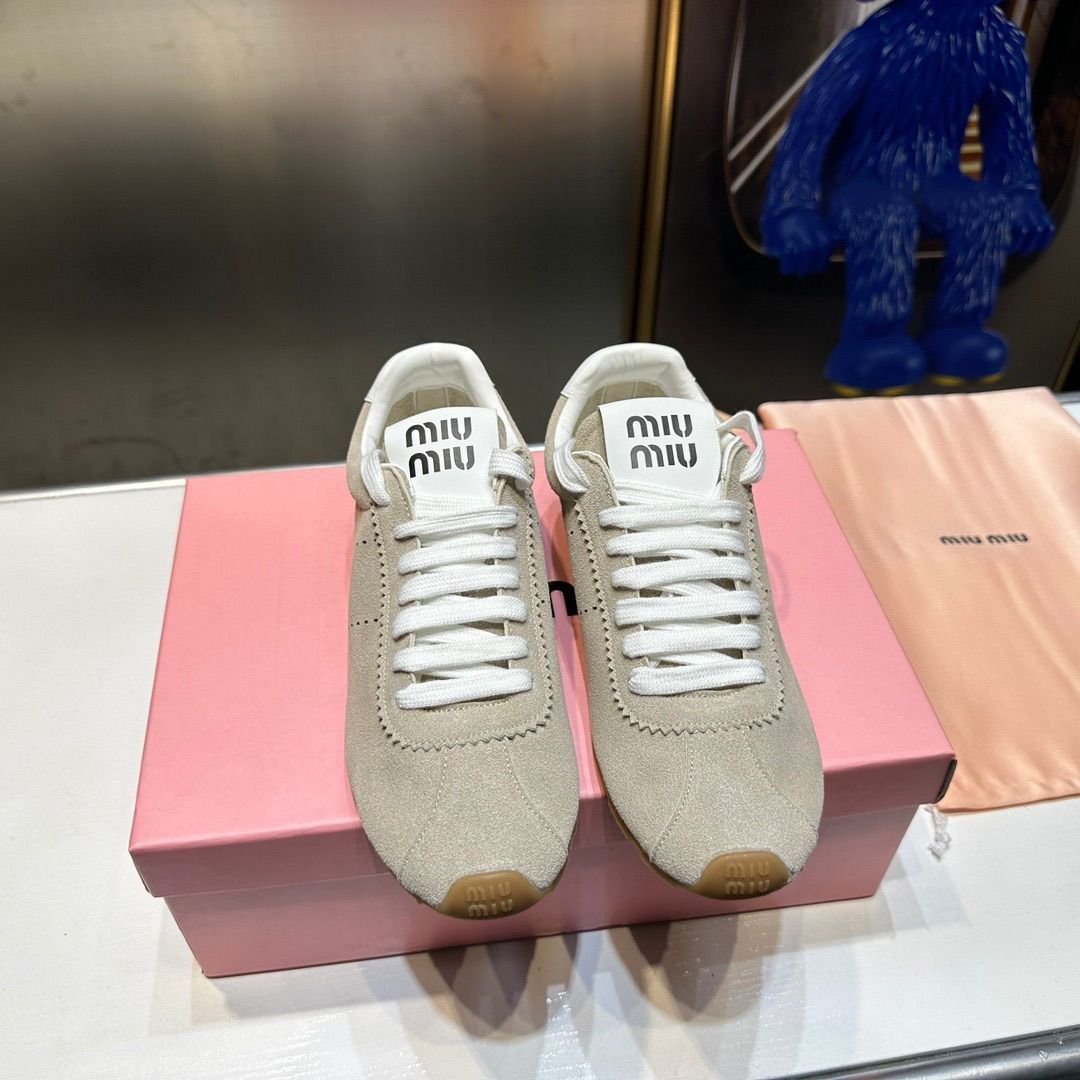 MIUMIU 2024夏の新定番ダークホースシューズ