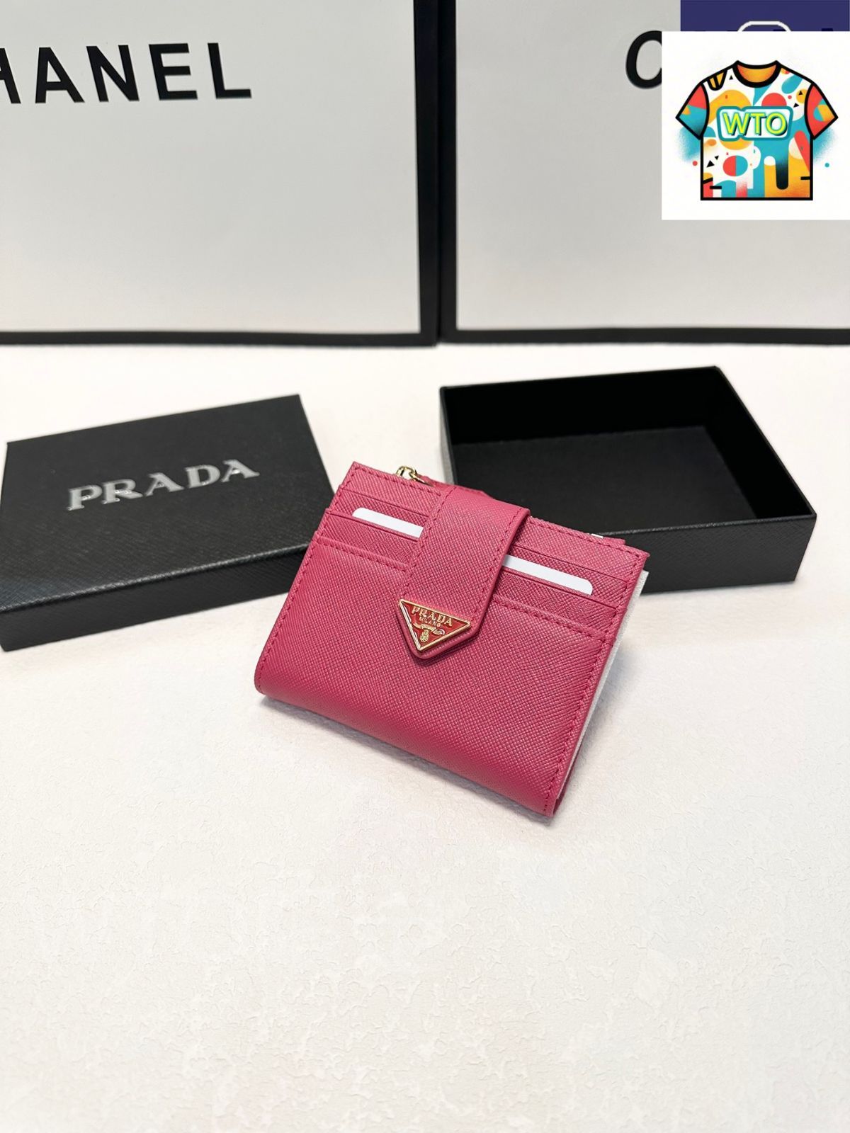 プラダ レザーカードケース