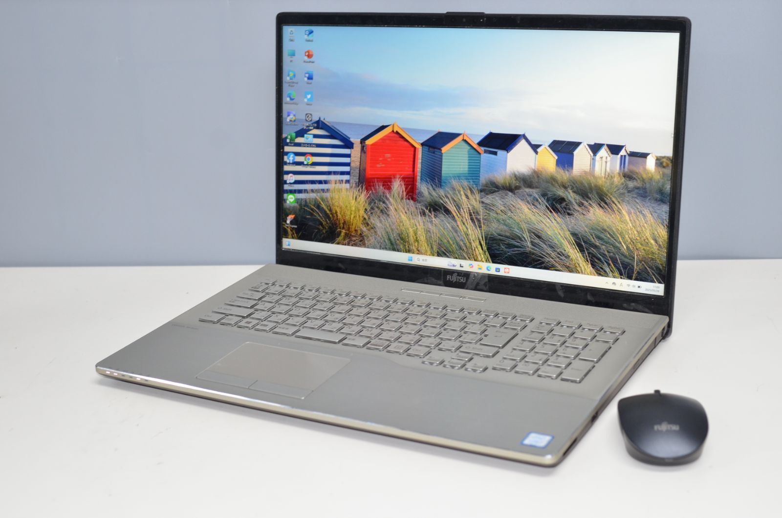ノートパソコン 富士通 NH90|D2 Windows11 office 爆速SSD256GB HDD1TB core i7-9750H|メモリ8GB|17.3インチ|webカメラ|ブルーレイ搭載