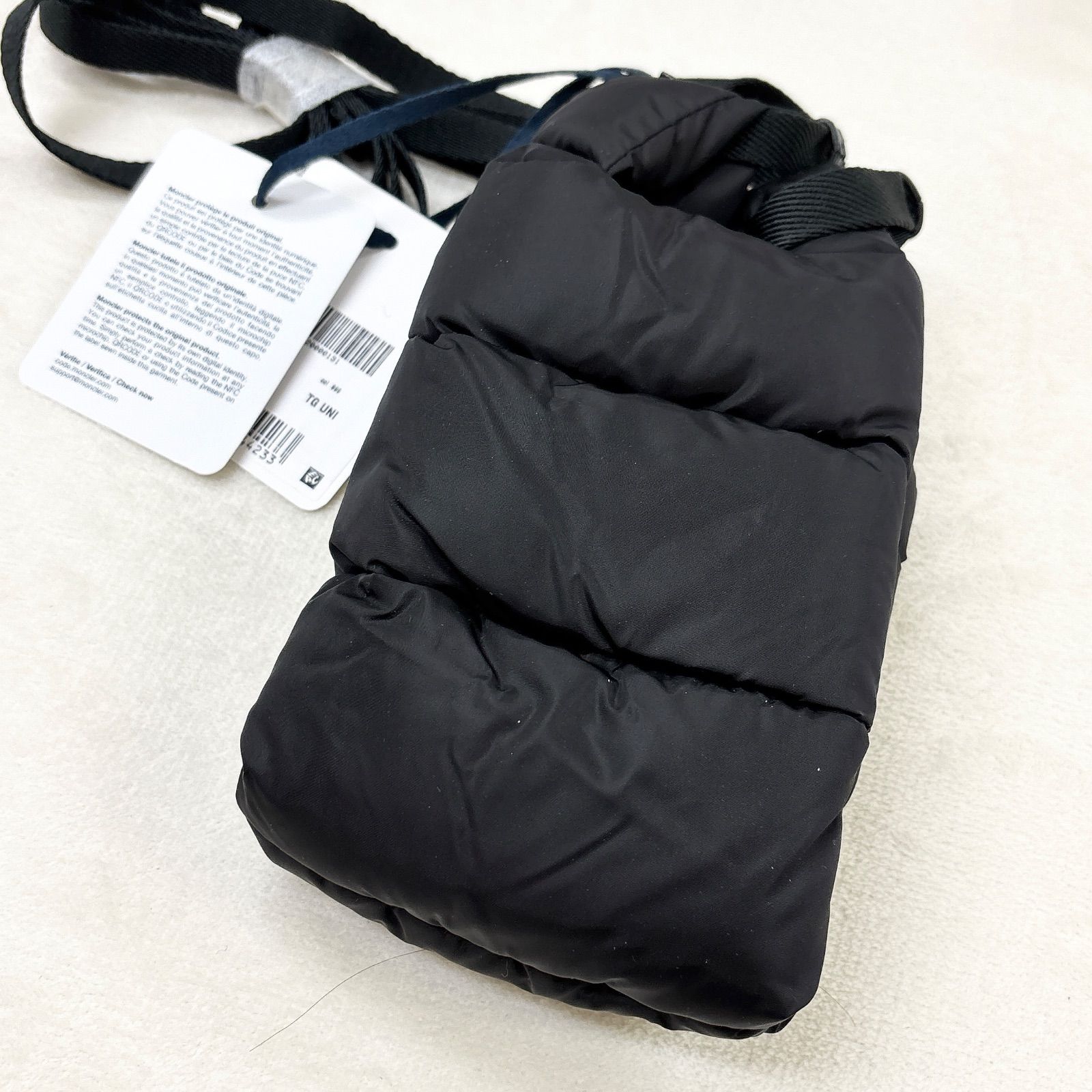 ◇Moncler◇モンクレール ダウン生地 ふわふわスマホショルダー 