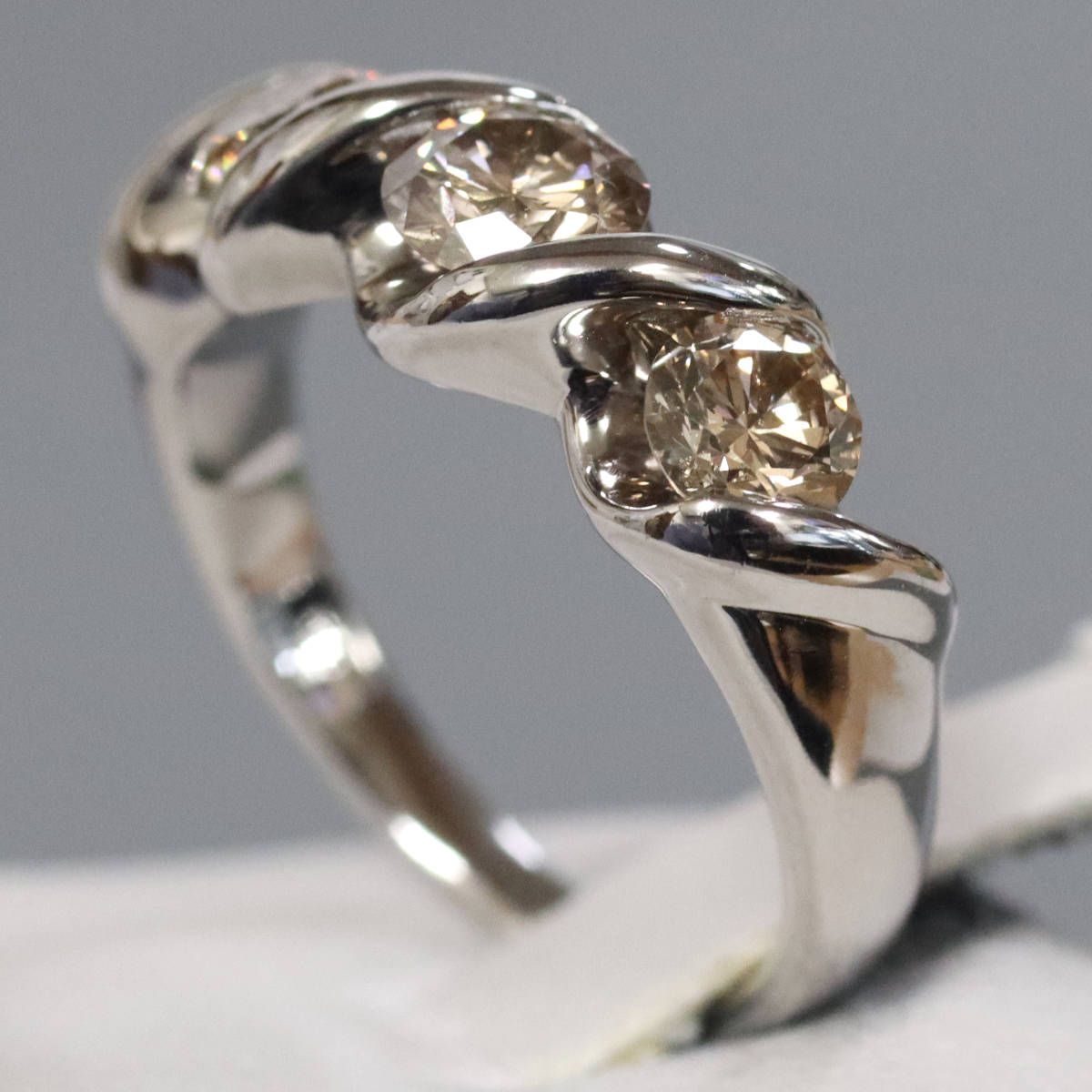 K18WGブラウンダイヤモンドリング D1.00 4.6g #8.5 - メルカリ 