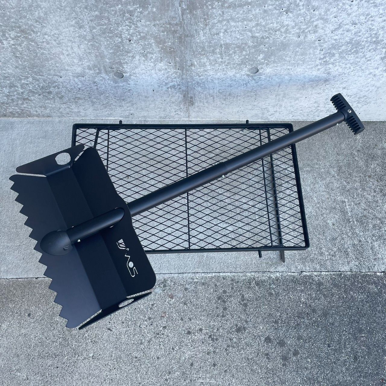 ブラックアウト DMOS ディモス THE STEALTH SHOVEL ステルスシャベル シェイパー 除雪 収納 アルミニウム シャベル DMOS Collective