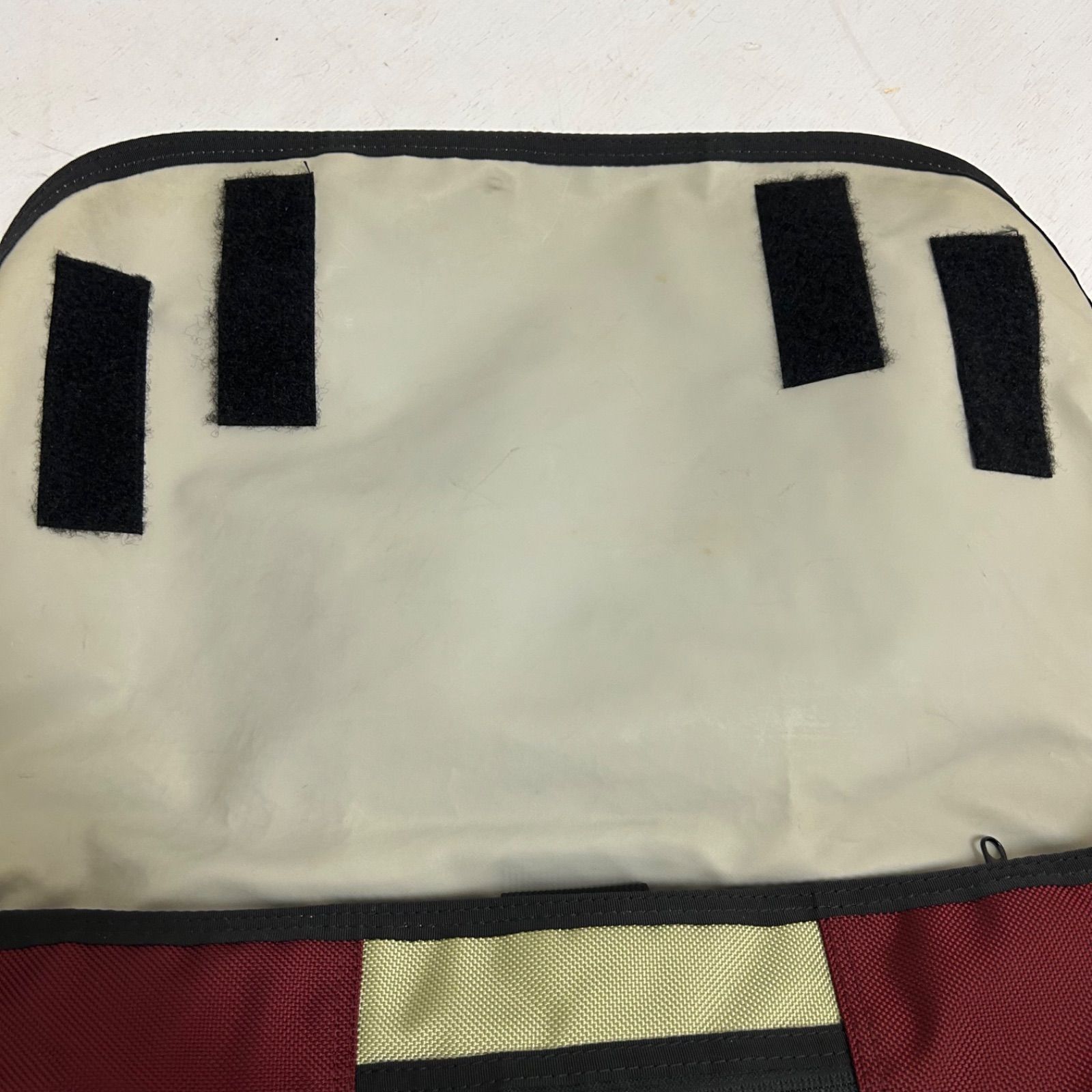 TIMBUK2 メッセンジャーバック ショルダーバッグ グリーン 赤 Mサイズ