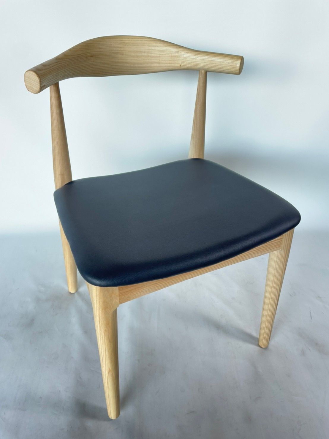 134 エルボチェア リプロダクト 超 ウェグナー ダイニングチェア いす