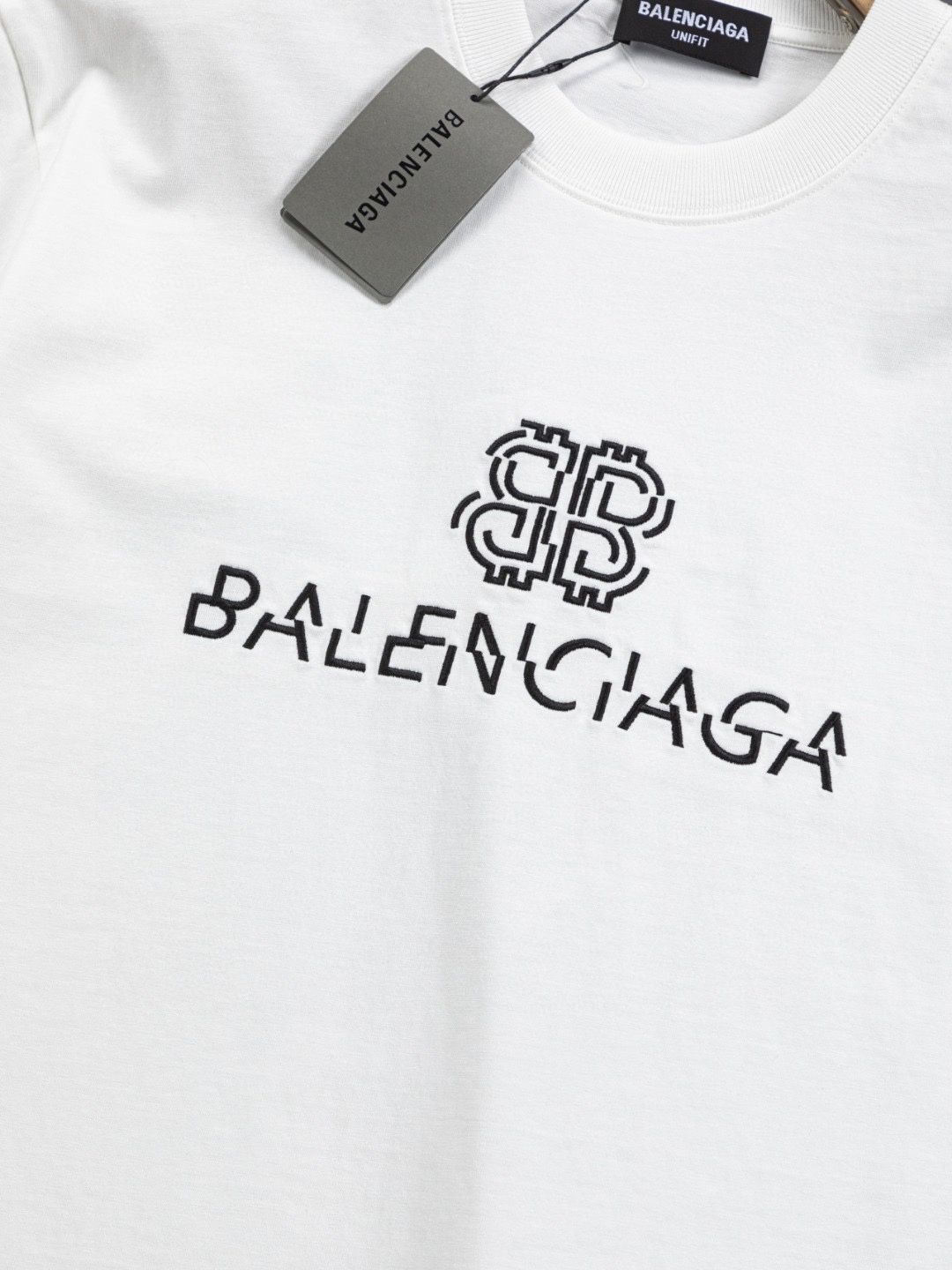 は*る様 BALENCIGA Tシャツ PARISロゴ刺繍