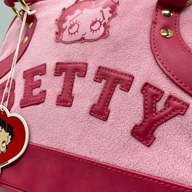 Bettyちゃんの、木製バック！！ヴィンテージ Bettyちゃんの、木製バック！！ヴィンテージ Bettyちゃんの