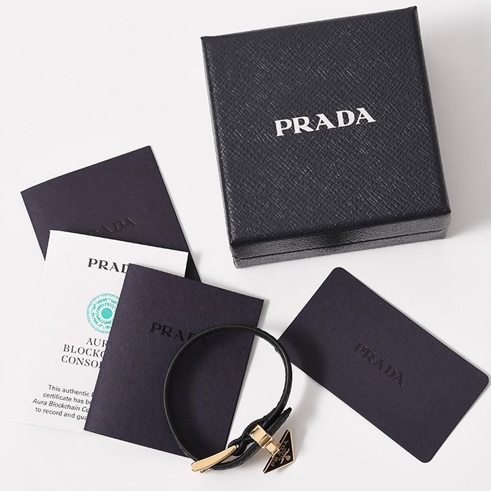 ★関税込み★【PRADA】ブラックサフィアーノロゴブレスレット ☆関税込み☆【PRADA】ブラックサフィアーノロゴブレスレット