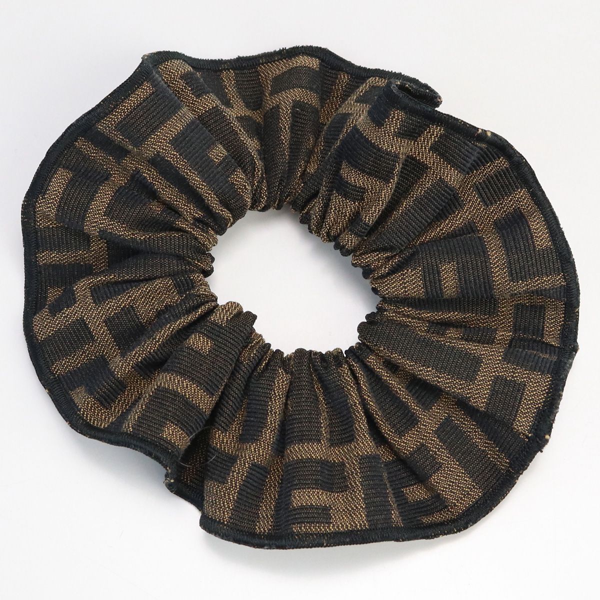 FENDIズッカ柄シュシュ ヴィンテージ 美品！】FENDI ズッカ柄 シルク製