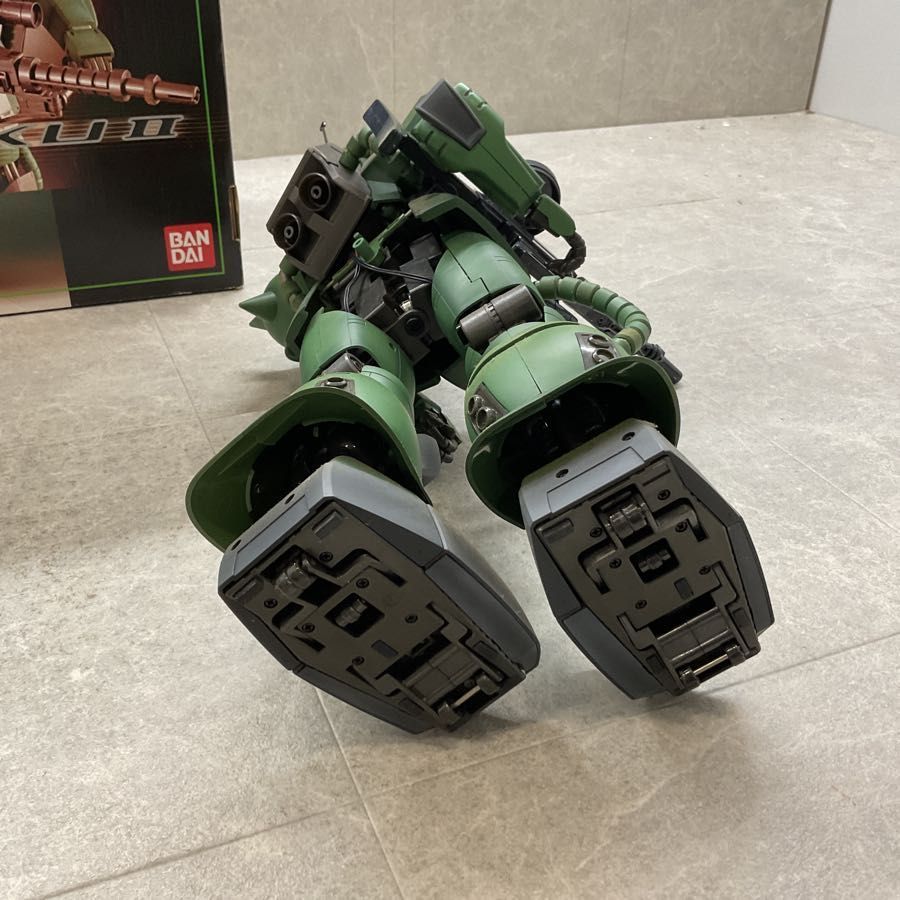 ジャンク BANDAI バンダイ RC テックロイド 機動戦士 ガンダム 量産型 MS-06F ザク 色彩済み 組み立てキット ラジコン