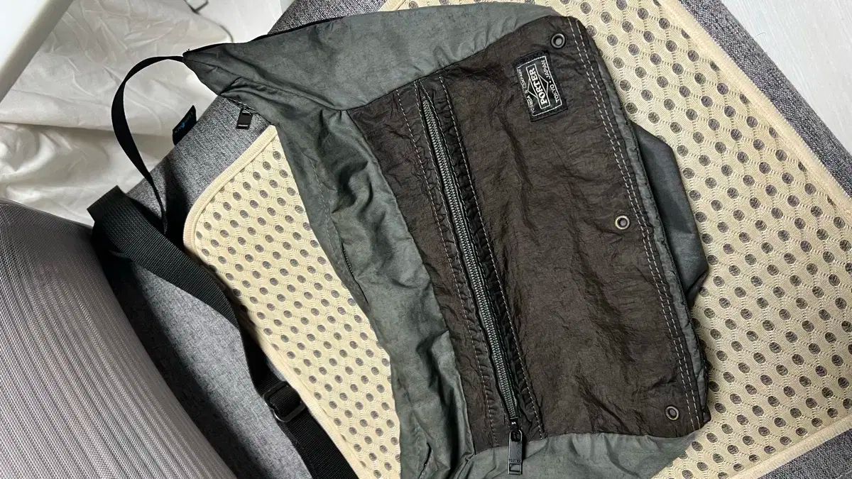 Porter ポーター ヴィンテージ カーキ クロスバッグ