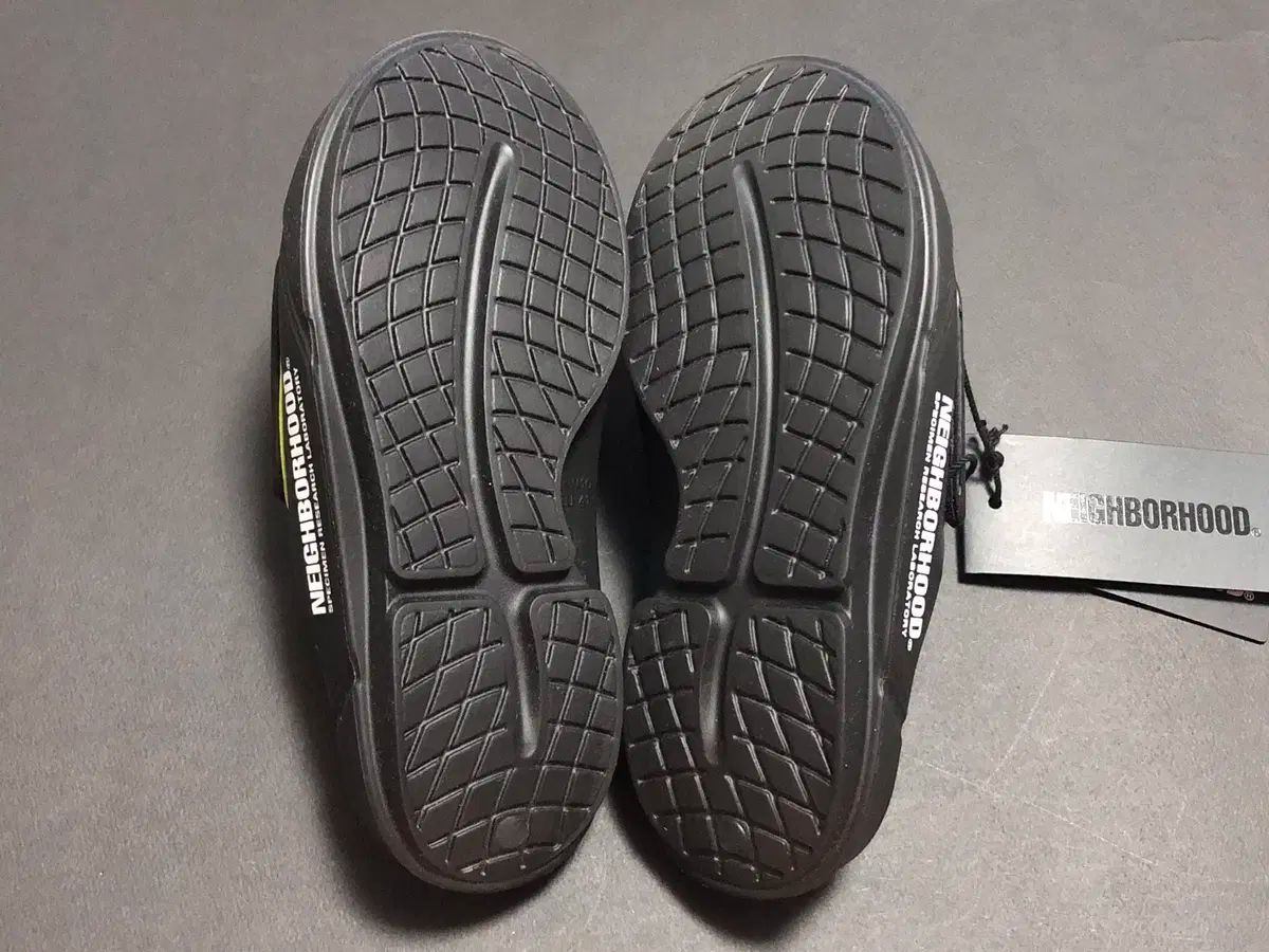 OOFOS(ウーフォス) X ネイバーフッド SRL エレガンス スポーツ