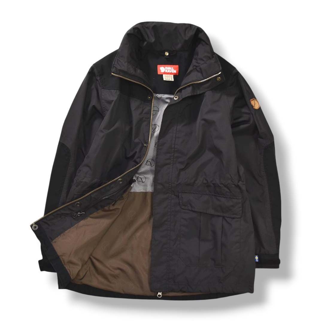 新品タグ付き FJALL RAVEN マウンテンパーカー TRAVEL フェールラーベン FJALLRAVEN マウンテン パーカー ウィンド