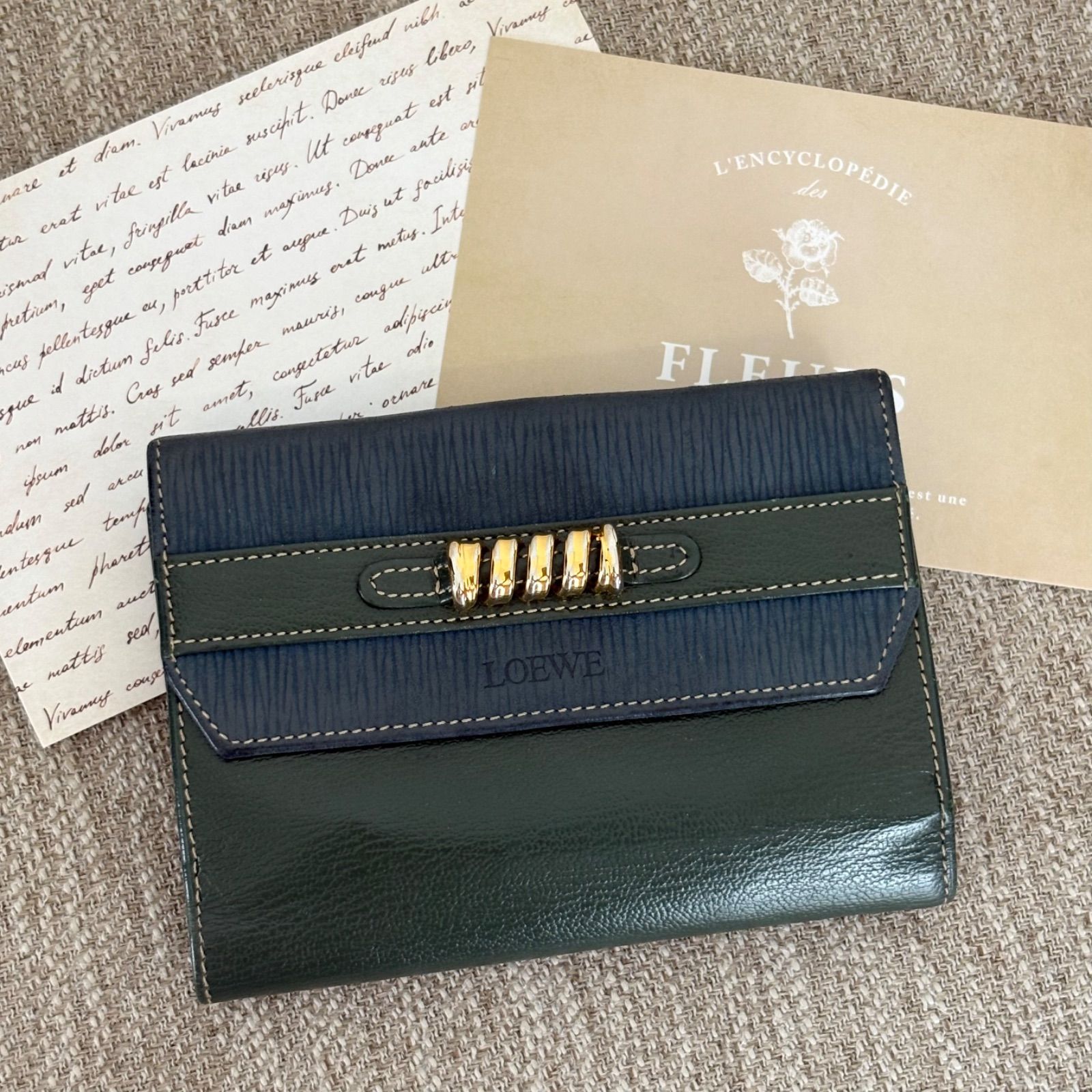 ロエベ　折り財布　レザー　ヴィンテージ 箱付き】ロエベ 折り財布 ベラスケス グリーン レザー