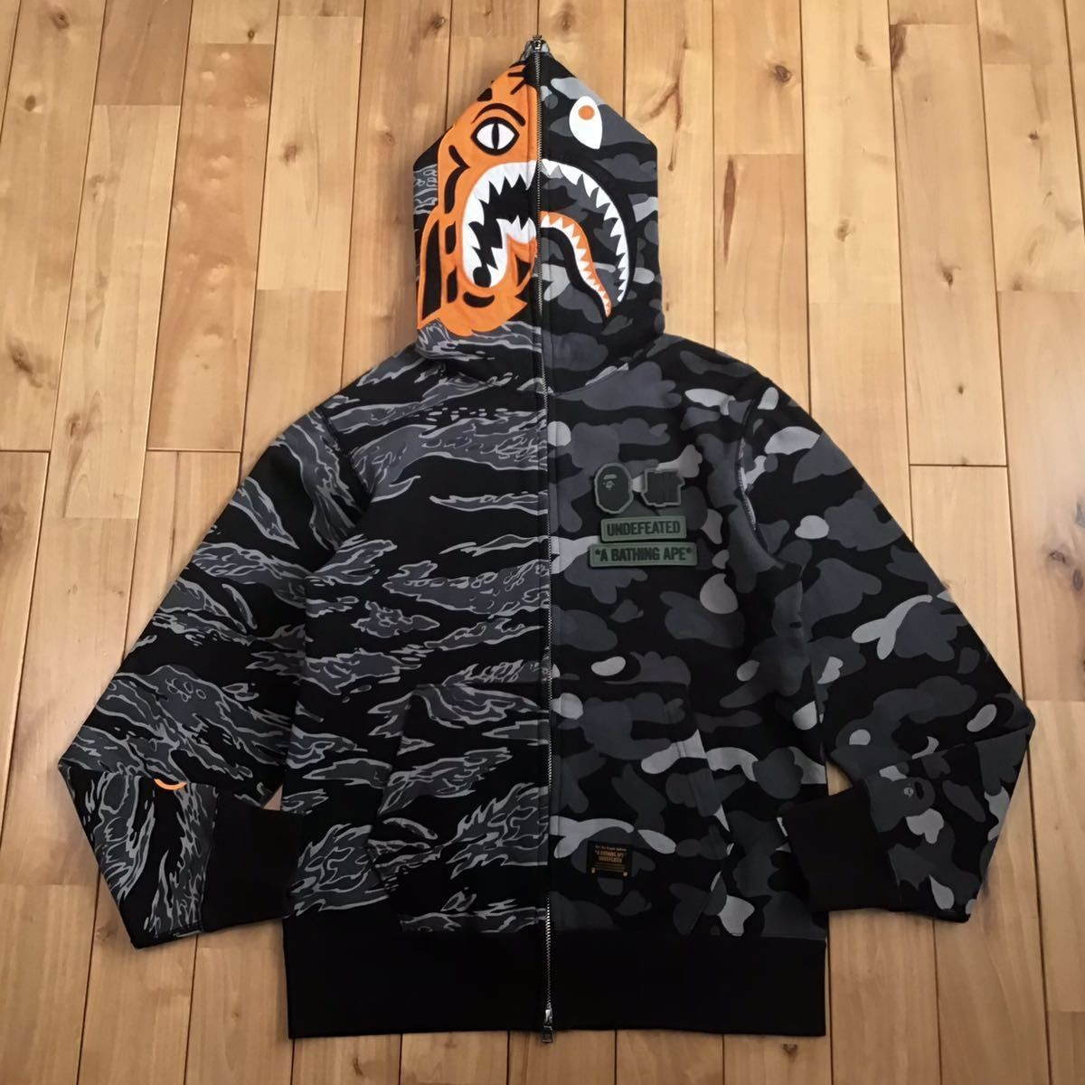 Undefeated × BAPE タイガー シャーク パーカー Mサイズ tiger shark 