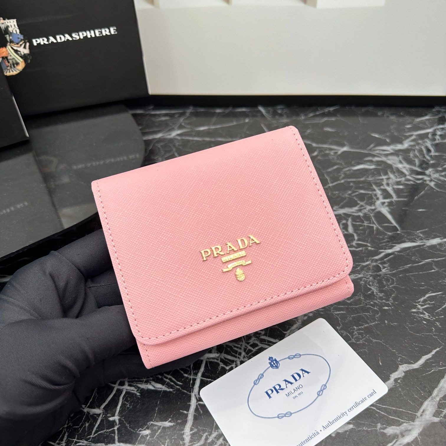 未使用 プラダ リボン 三つ折り財布 紙袋付