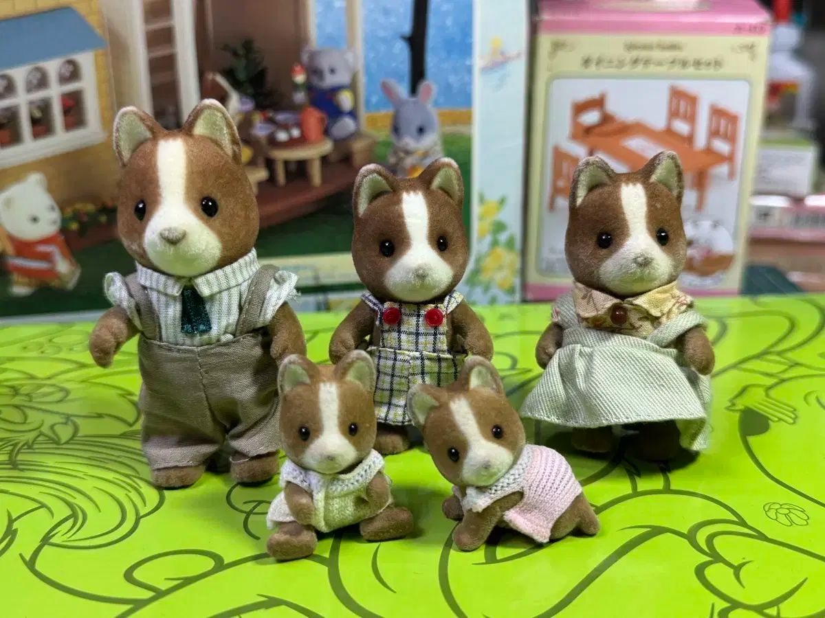 Sylvanian Families シルバニアファミリー ハウンドトゥース ポイズン マロンパピー