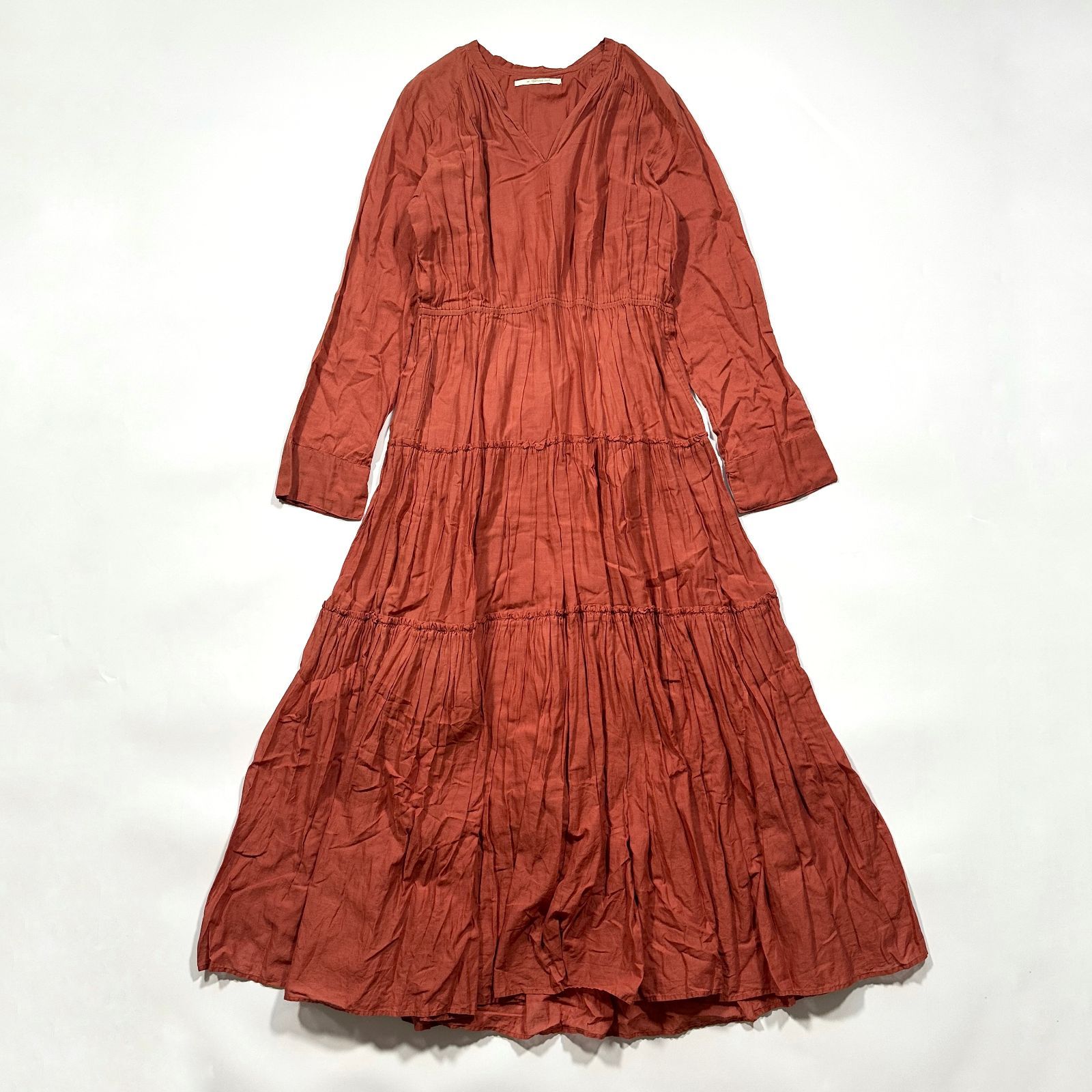 美品 洗える ヌキテパ 長袖Vネックティアードロングワンピース フリー ブラウン 美品 洗える ヌキテパ 長袖Vネックティアードロングワンピース