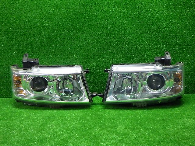 ［中古］スズキ　スティングレー　MH22S　右左セット　ヘッドライト 送料込スズキワゴンRスティングレーMH22S純正HIDヘッドライト