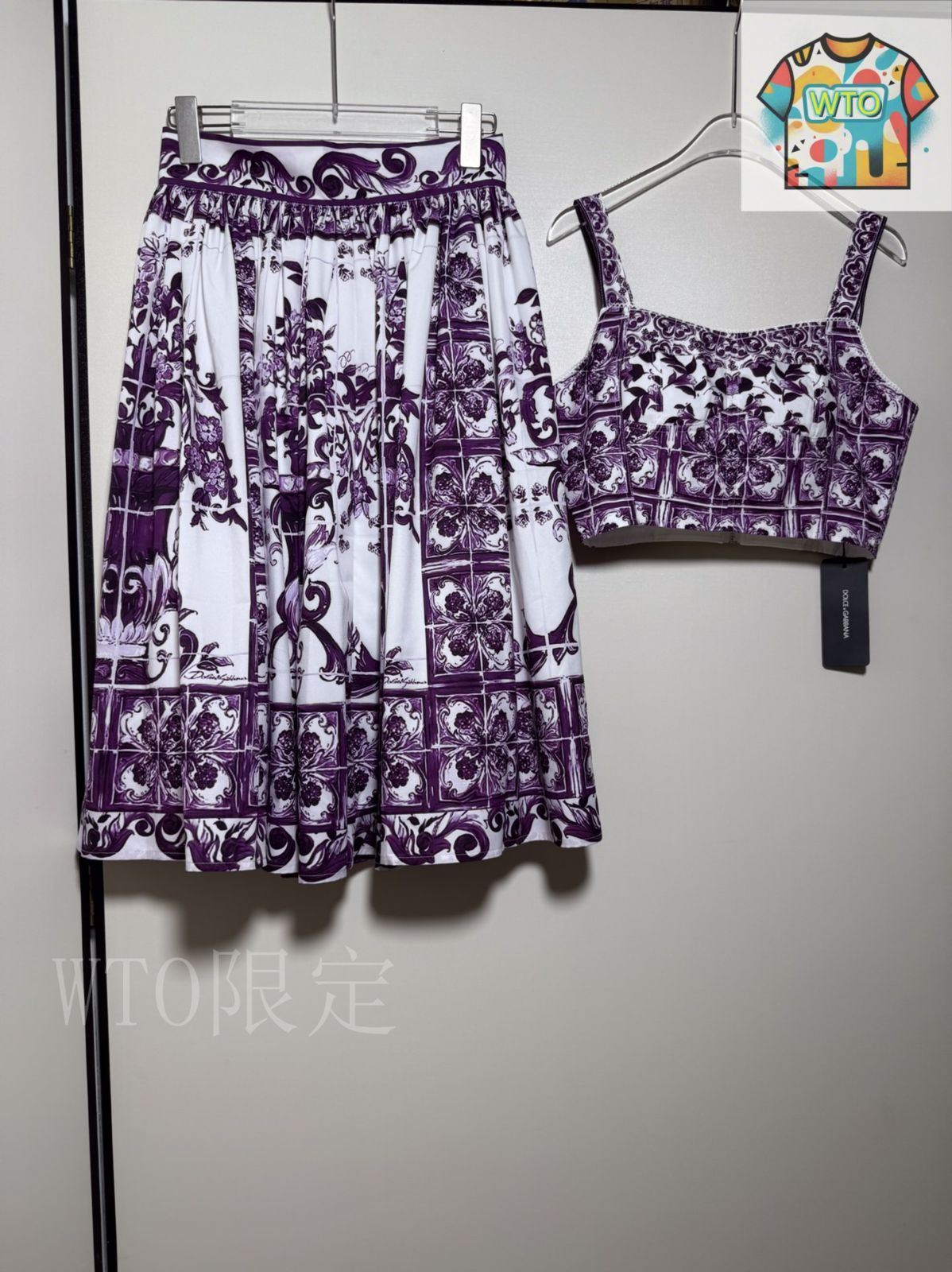 今日特価】Dolce&Gabbana Purple Majolica Camisole & Skirt Set