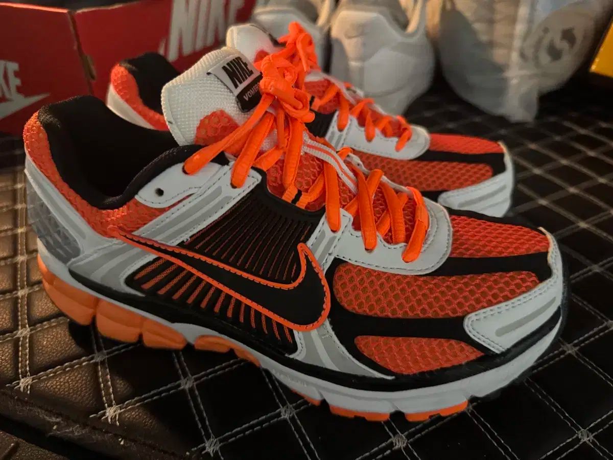 NIKE ナイキ ズーム ボメロ 5 オレンジ 245