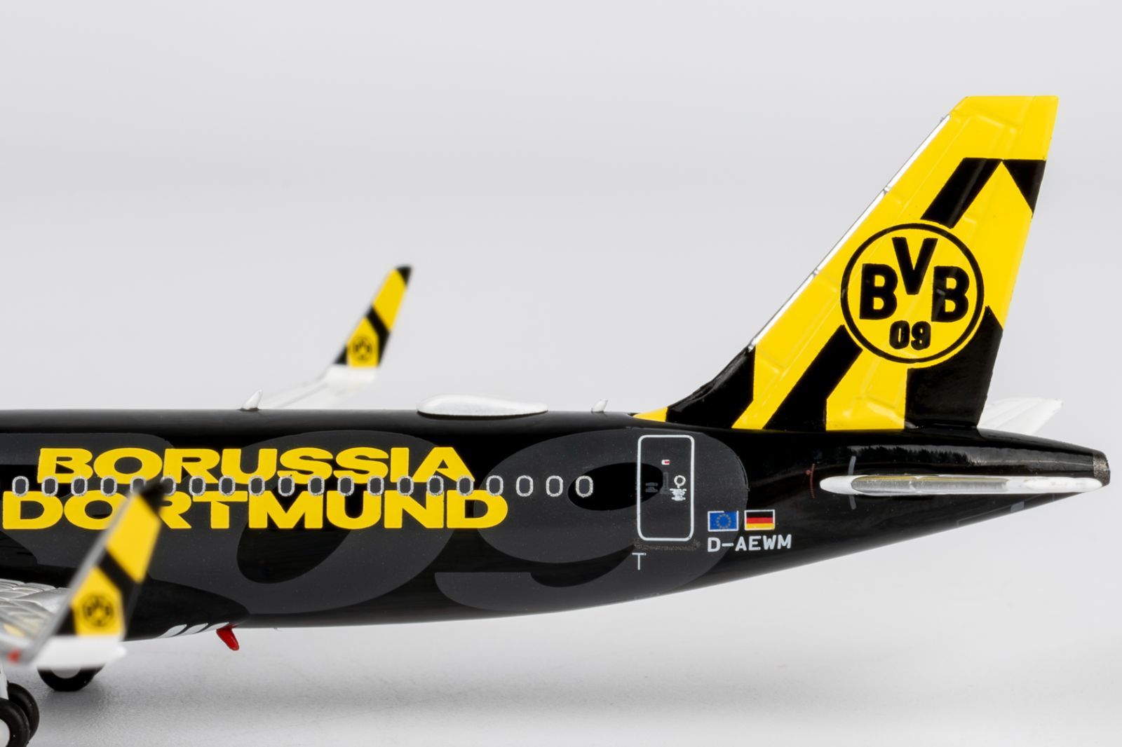 ユーロウィングス A320-200|w