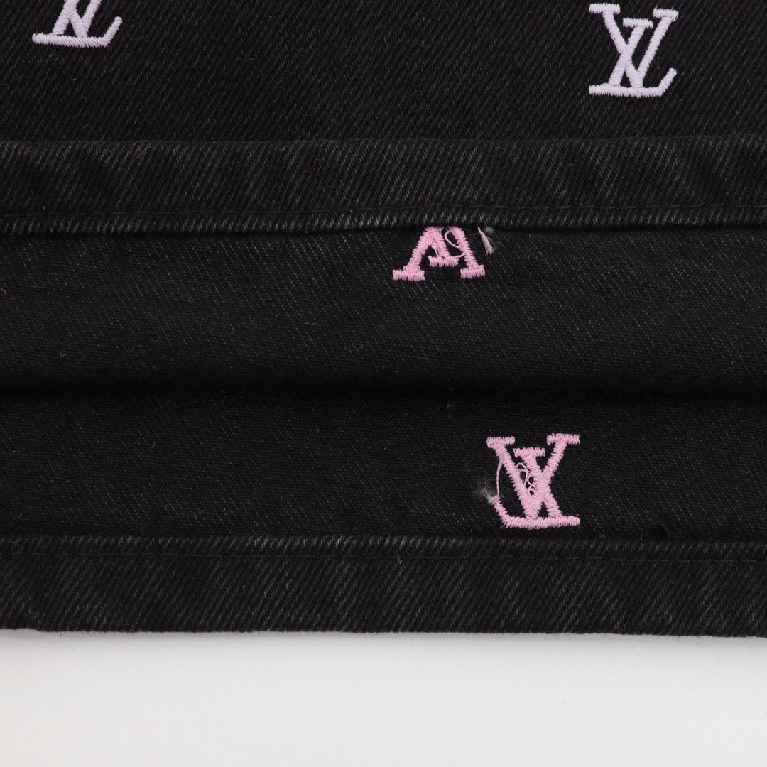 【芸術的な刺繍がオシャレ♪】LV バミューダショーツ 今日特価】LOUIS VUITTON 2025SS グラデーション刺繍デニム