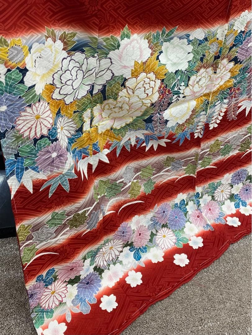 振袖 仮絵羽 京友禅 横段 金駒 紋意匠 正絹 未仕立て品 八掛付き