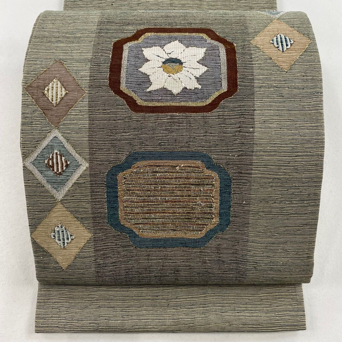 袋帯 美品 秀品 菱 花 金銀糸 茶緑色 お太鼓柄 正絹 【中古